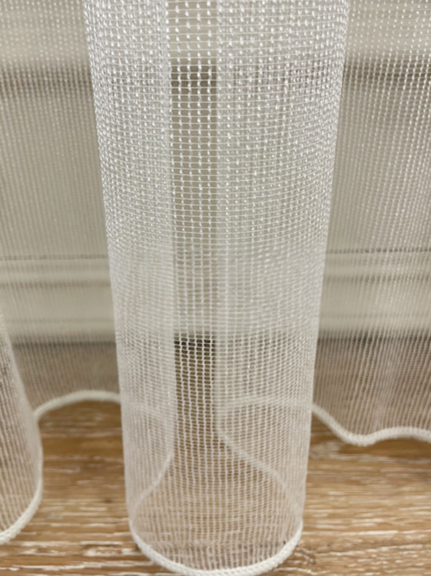 Simpel Modern Tule Gordijn – Lisse Modellen