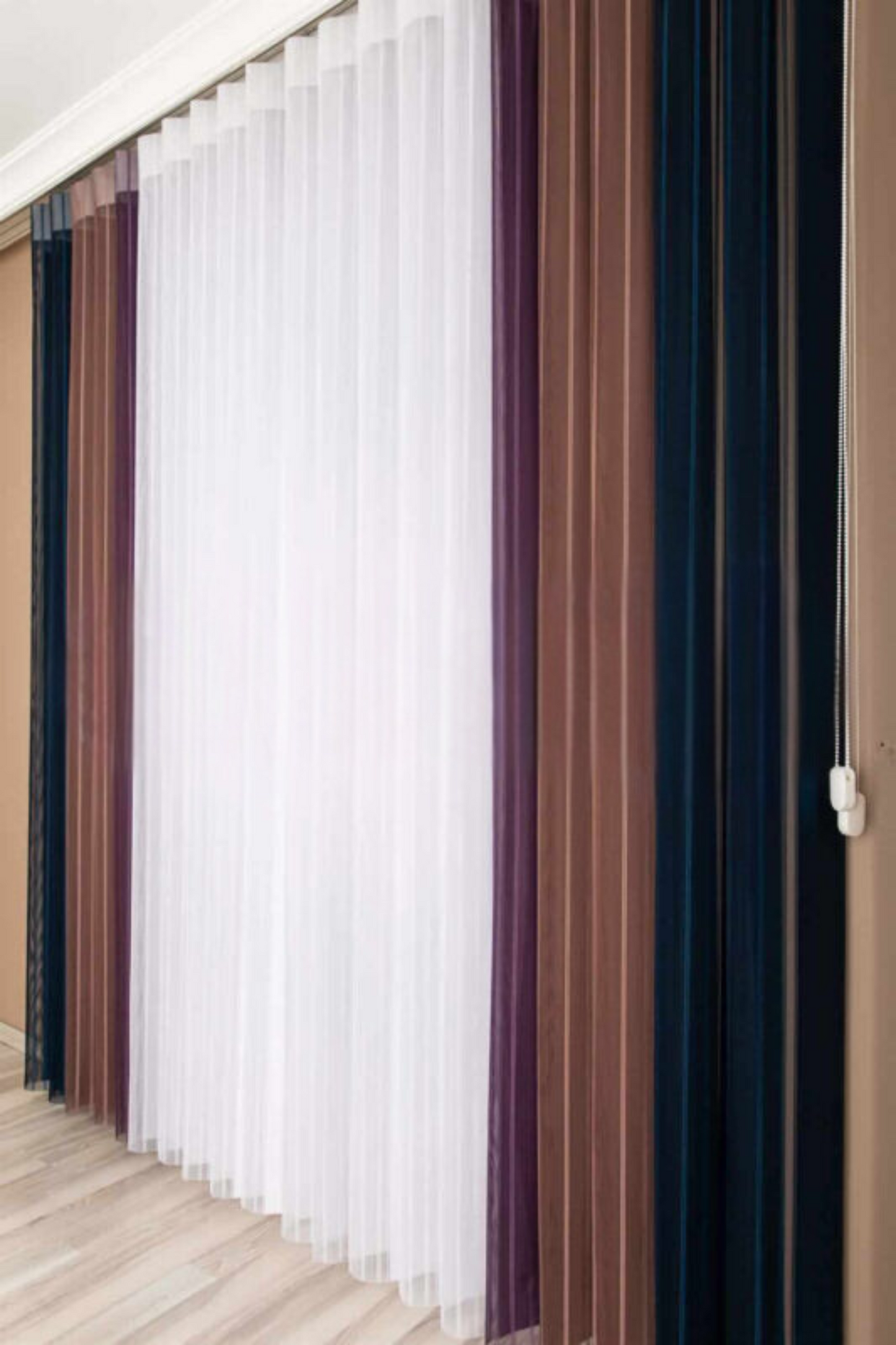 Meervoudige kleuren op de inbetween gordijnen