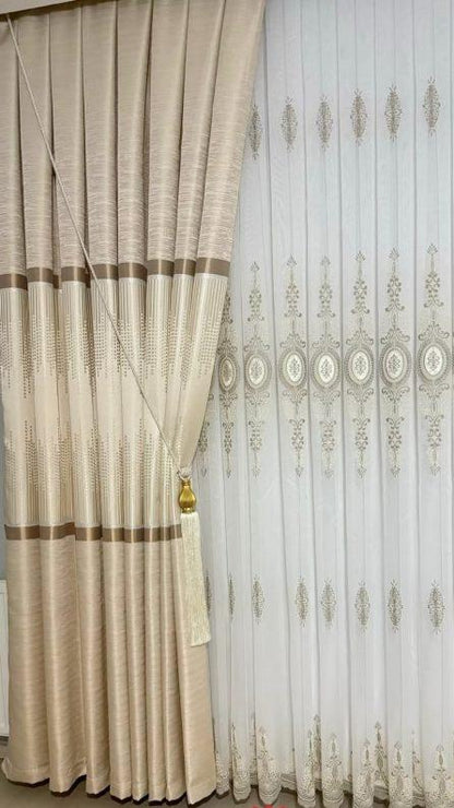 Goudkleurige Kort tulle Model