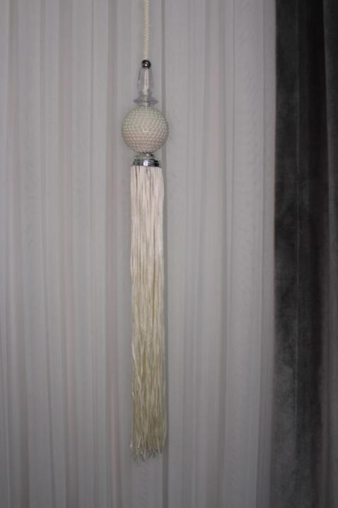 Parelmoerkleurige hangermodellen