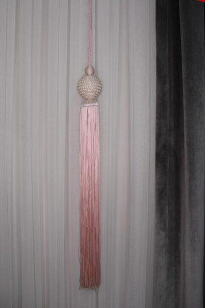 Parelmoerkleurige hangermodellen