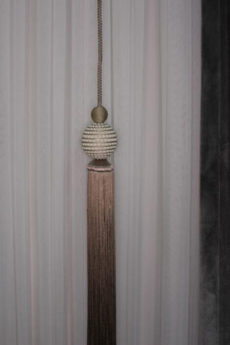 Parelmoerkleurige hangermodellen