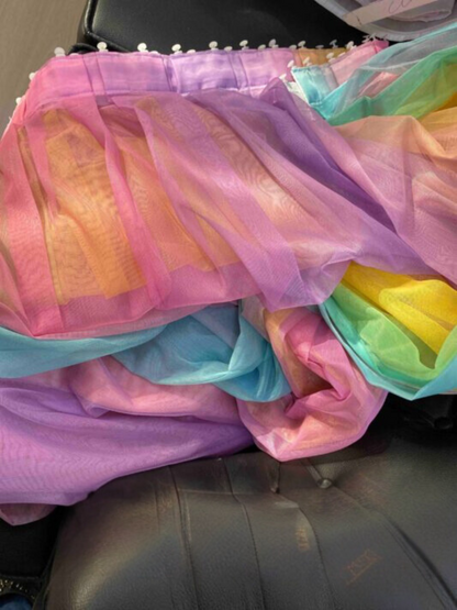 Regenboogkleurige tule gordijnen